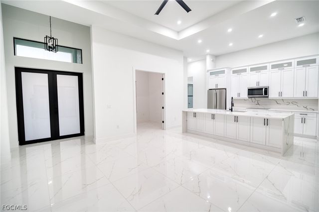 9 NW 12th PL, Cape Coral, FL 33993