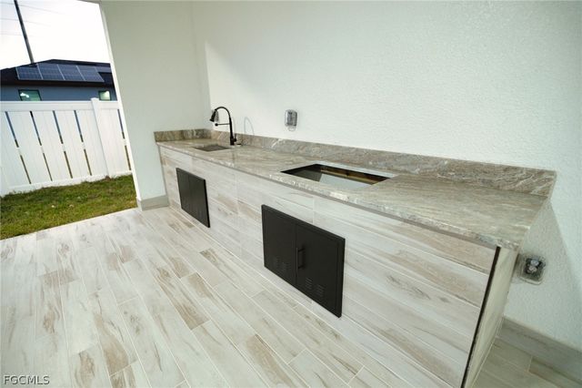 9 NW 12th PL, Cape Coral, FL 33993