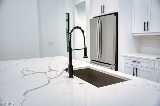 9 NW 12th PL, Cape Coral, FL 33993