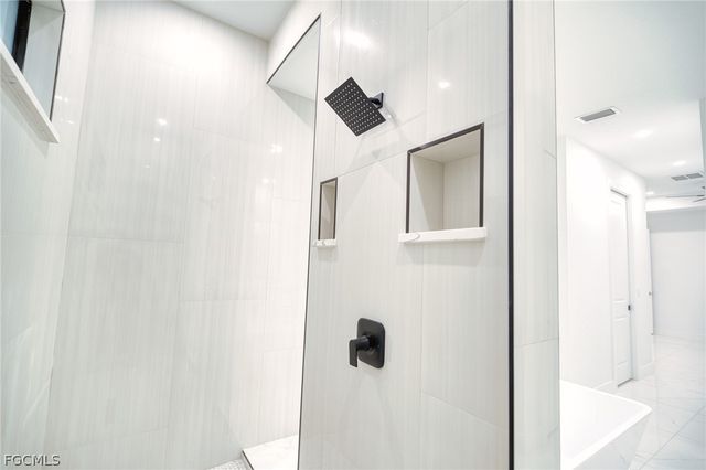 9 NW 12th PL, Cape Coral, FL 33993