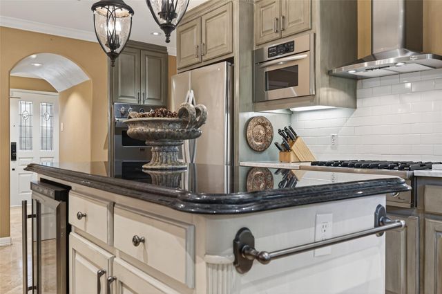 10034 Meadow Lake Lane, Houston, TX 77042