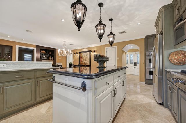 10034 Meadow Lake Lane, Houston, TX 77042