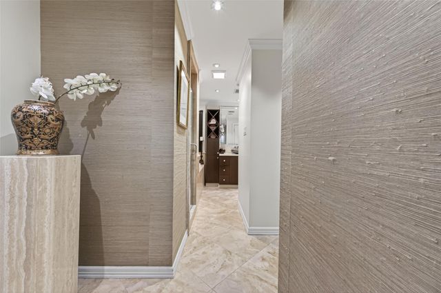 10034 Meadow Lake Lane, Houston, TX 77042