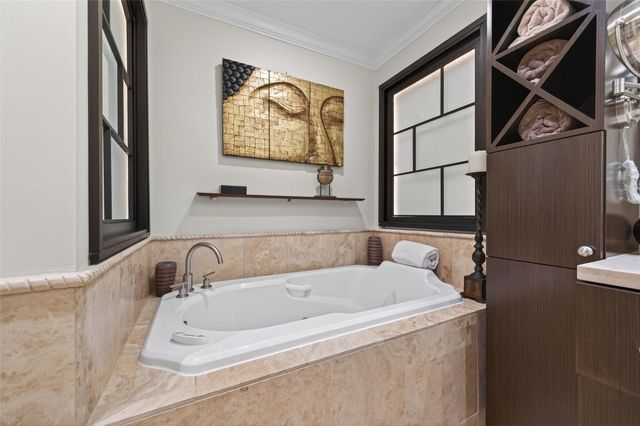 10034 Meadow Lake Lane, Houston, TX 77042