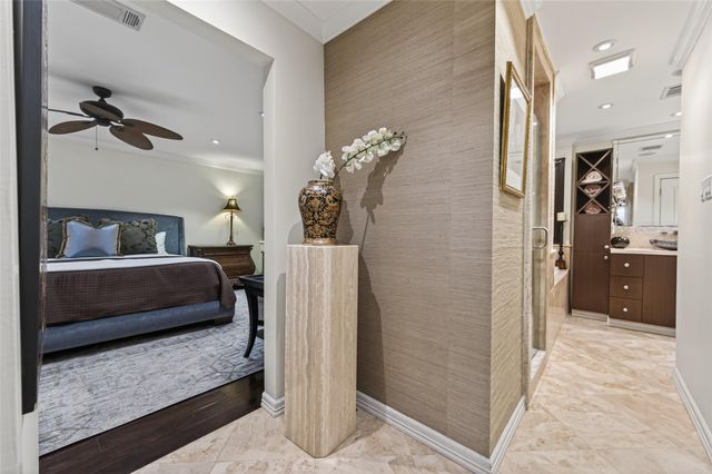 10034 Meadow Lake Lane, Houston, TX 77042