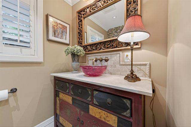 10034 Meadow Lake Lane, Houston, TX 77042