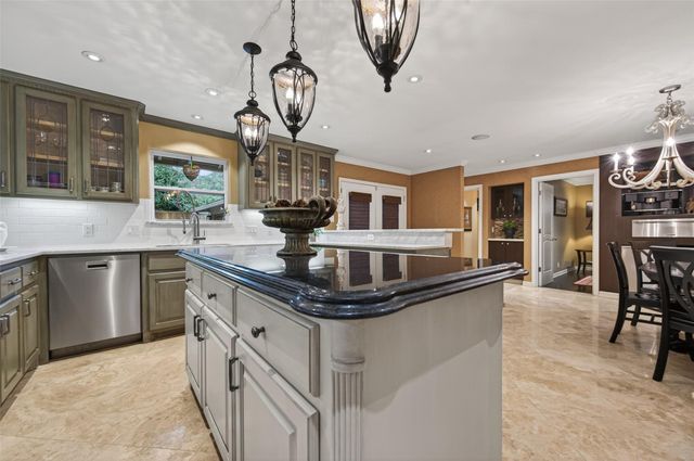 10034 Meadow Lake Lane, Houston, TX 77042