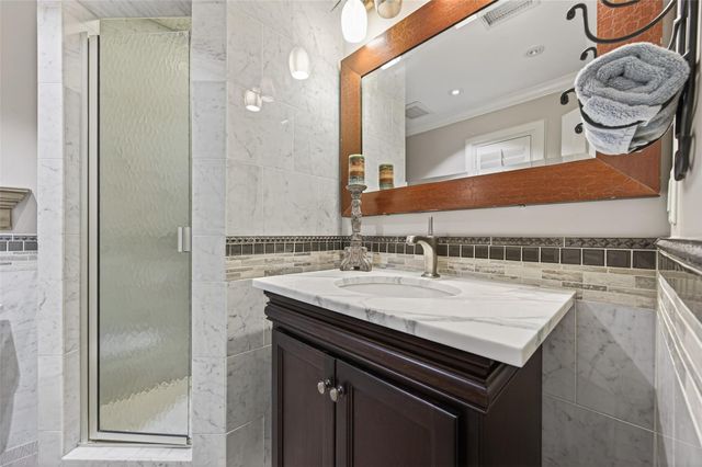 10034 Meadow Lake Lane, Houston, TX 77042