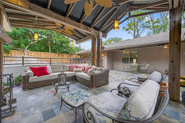 10034 Meadow Lake Lane, Houston, TX 77042