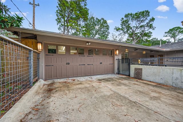 10034 Meadow Lake Lane, Houston, TX 77042