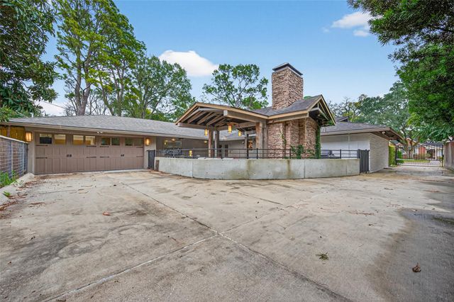 10034 Meadow Lake Lane, Houston, TX 77042