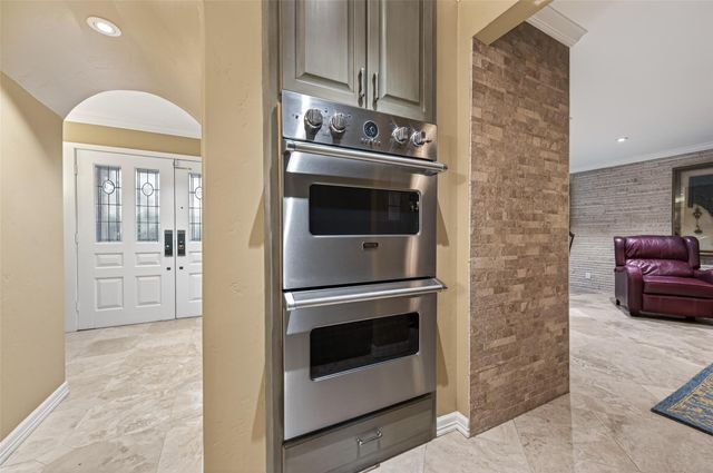 10034 Meadow Lake Lane, Houston, TX 77042