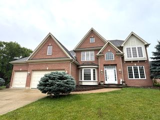 375 W Devon Avenue, Roselle, IL 60172