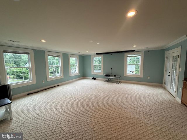 3209 SHOREVIEW RD, Triangle, VA 22172
