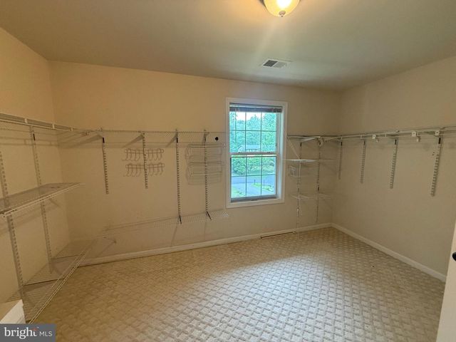 3209 SHOREVIEW RD, Triangle, VA 22172