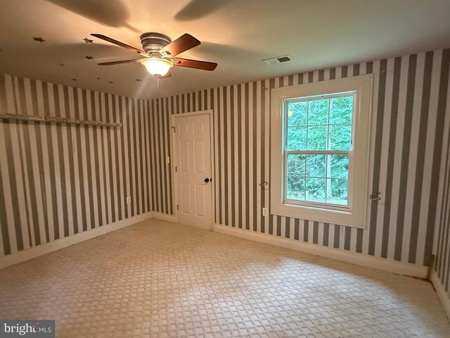 3209 SHOREVIEW RD, Triangle, VA 22172