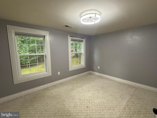 3209 SHOREVIEW RD, Triangle, VA 22172