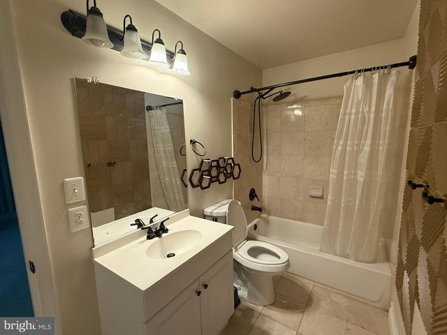3209 SHOREVIEW RD, Triangle, VA 22172