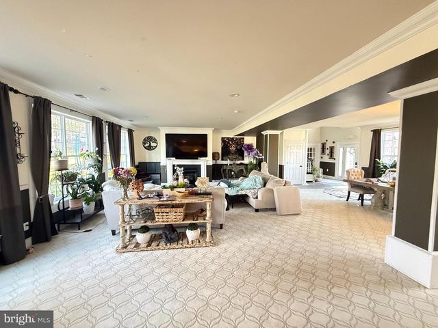 3209 SHOREVIEW RD, Triangle, VA 22172