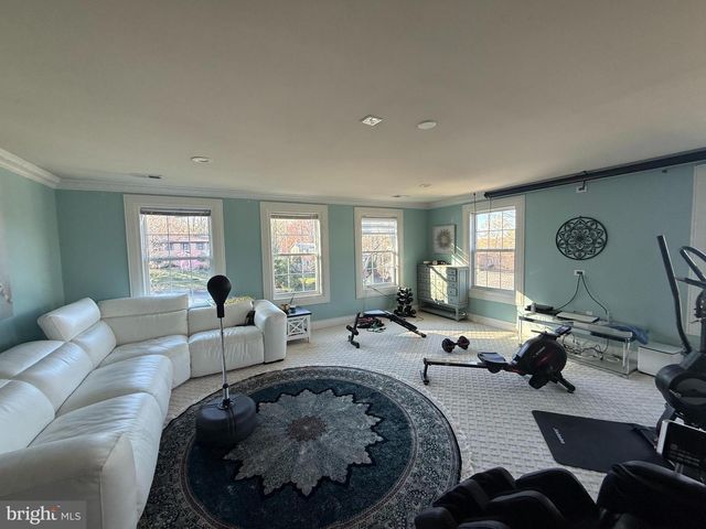 3209 SHOREVIEW RD, Triangle, VA 22172