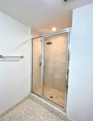 185 SW 7th St 1406, Miami, FL 33130