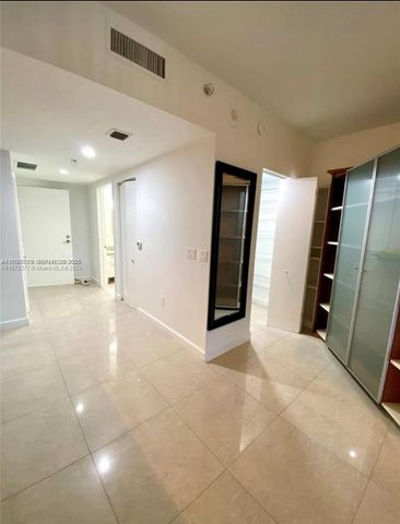 185 SW 7th St 1406, Miami, FL 33130