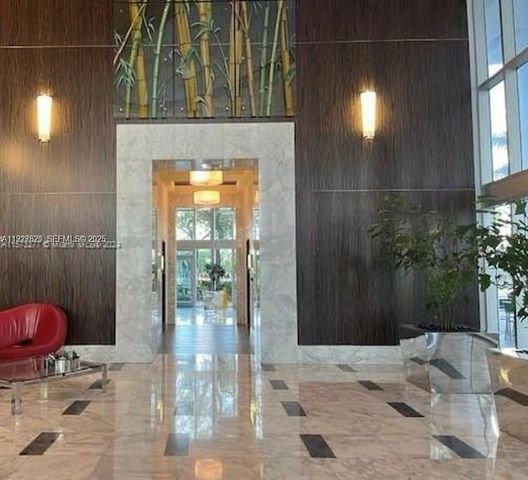 185 SW 7th St 1406, Miami, FL 33130