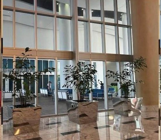 185 SW 7th St 1406, Miami, FL 33130