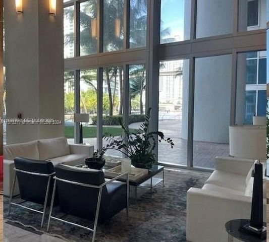 185 SW 7th St 1406, Miami, FL 33130