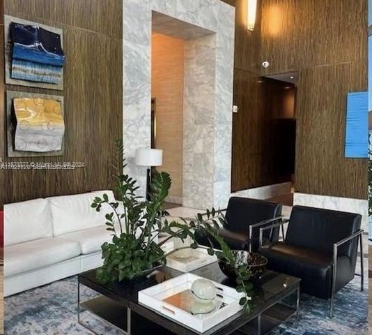 185 SW 7th St 1406, Miami, FL 33130