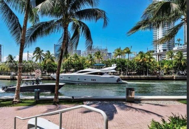 185 SW 7th St 1406, Miami, FL 33130