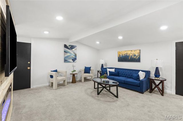 4727 Nelson Drive, St Louis, MO 63121