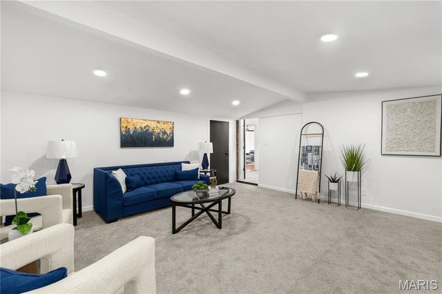 4727 Nelson Drive, St Louis, MO 63121