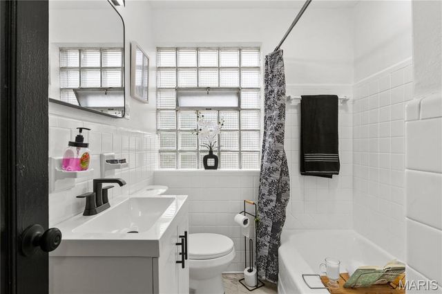 4727 Nelson Drive, St Louis, MO 63121