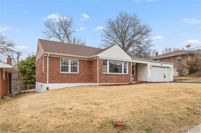 4727 Nelson Drive, St Louis, MO 63121