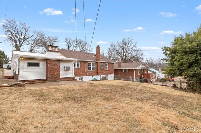 4727 Nelson Drive, St Louis, MO 63121