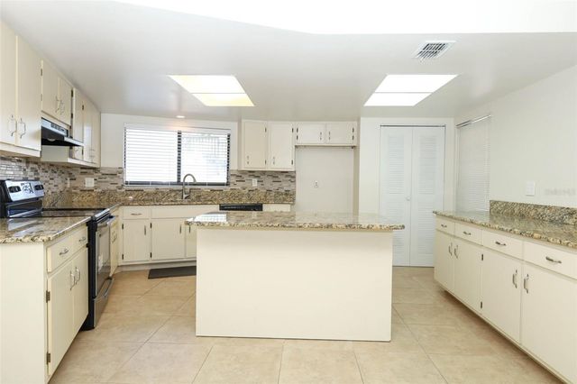 1054 LOTUS COVE COURT 614, Altamonte Springs, FL 32714