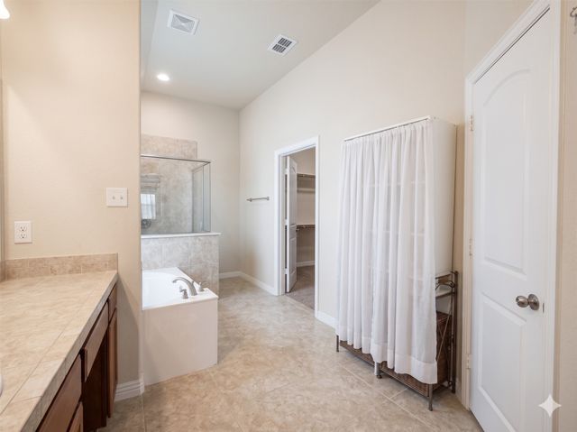 2956 Salina Drive, Grand Prairie, TX 75054