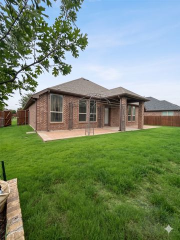2956 Salina Drive, Grand Prairie, TX 75054