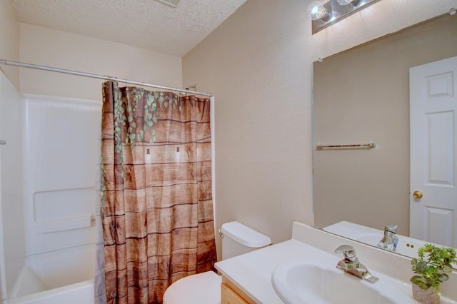 10527 VISTA BELLA Place NW, Albuquerque, NM 87114