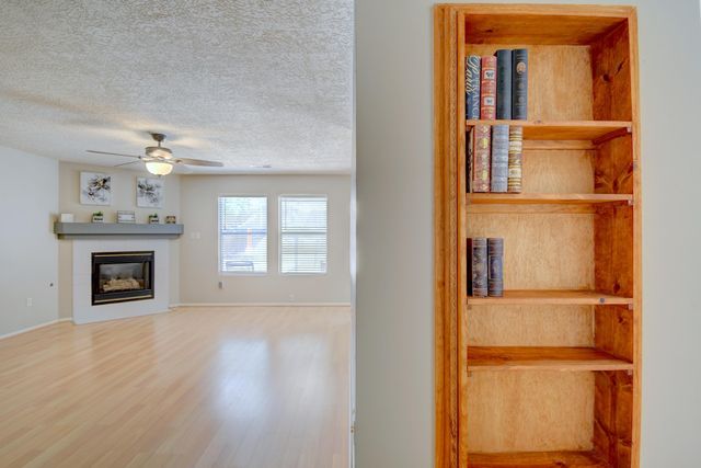 10527 VISTA BELLA Place NW, Albuquerque, NM 87114