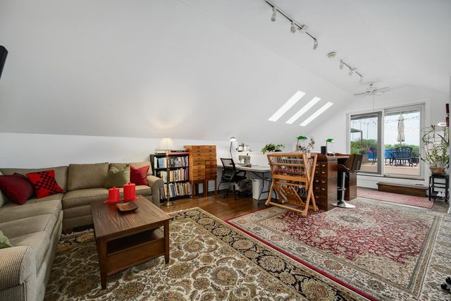 3306 N Clifton Avenue 3N, Chicago, IL 60657