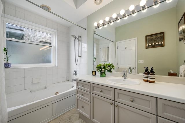 3306 N Clifton Avenue 3N, Chicago, IL 60657