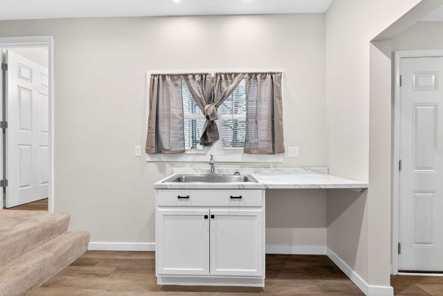 100 W Poplar Avenue, Newark, OH 43055