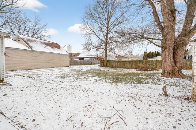 100 W Poplar Avenue, Newark, OH 43055