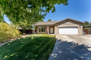 3198 Van Housen Dr, Ukiah, CA 95482