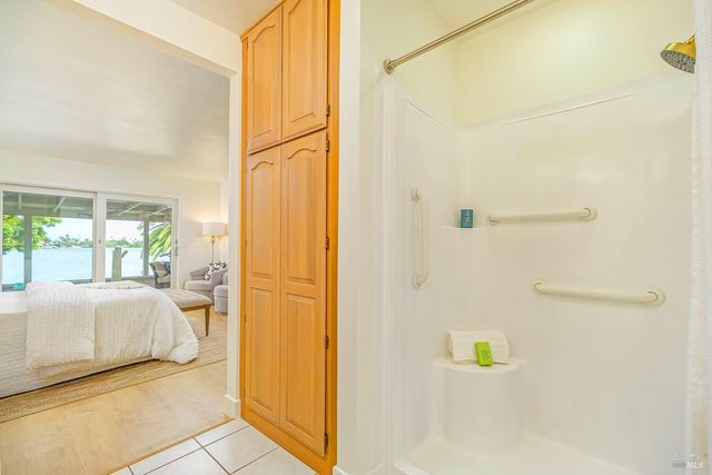 45 Del Oro Lagoon Dr, Novato, CA 94949