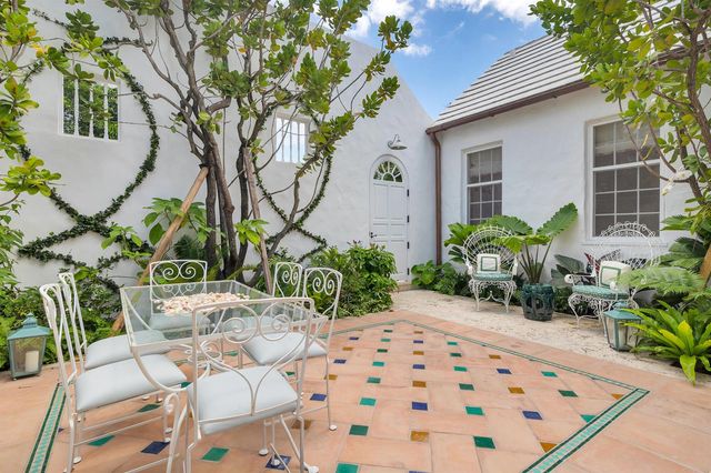 417 Peruvian Avenue 1, Palm Beach, FL 33480