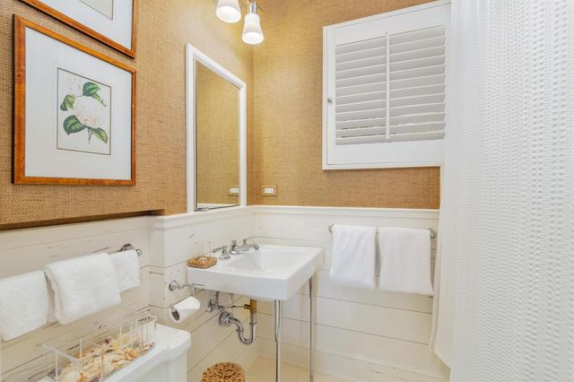 417 Peruvian Avenue 1, Palm Beach, FL 33480