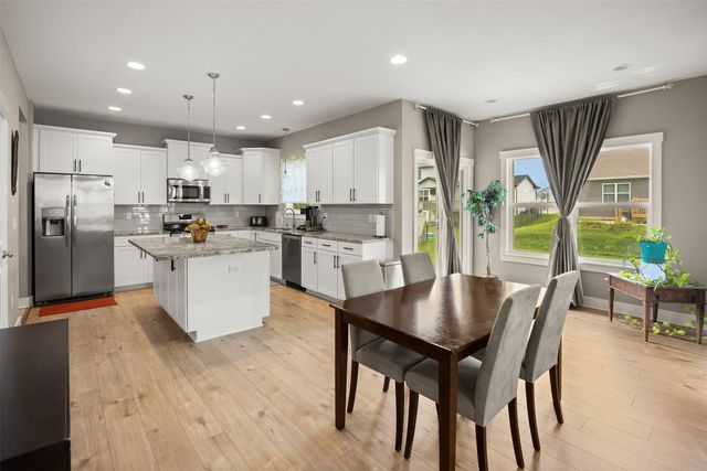 905 Spruce Street, Waukee, IA 50263